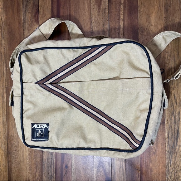 Vintage Altra Boulder Colorado Tan Messenger Bag